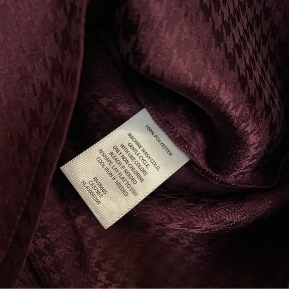 NWOT Nordstrom Gorgeous Maroon Top! - Picture 8 of 9